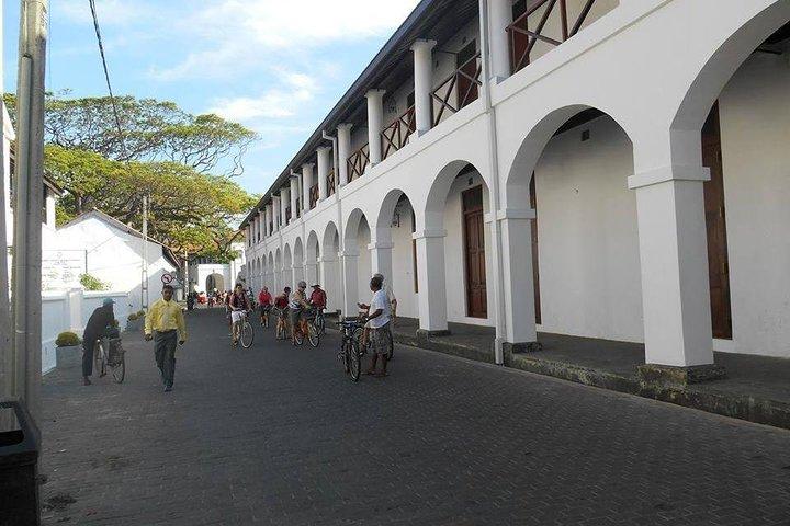 Galle: City & Fort Cycling tour with Hotel Pickup