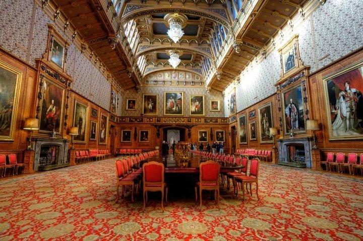 Private Half-Day Windsor Castle, Park and Old Town Tour from London