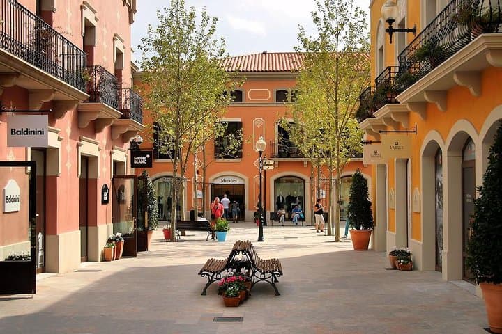 Barcelona Private 4 hours Shore Excursion with private vehicle and guide