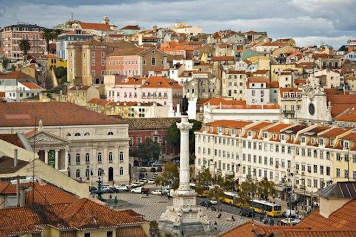 Private 8-hour Tour in Lisbon with Hotel pick up