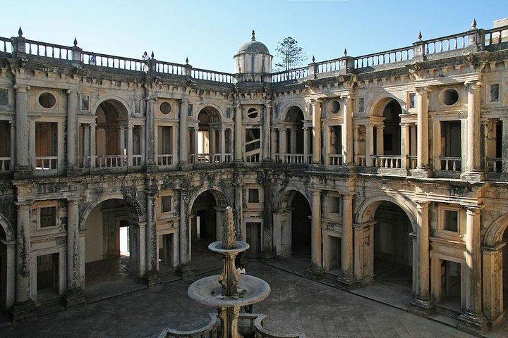 Private 8-hour tour: Knight Templars from Lisbon Hotel pick up