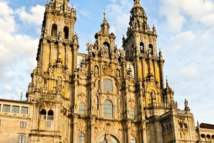 Santiago de Compostela Private 10- hours Tour from Oporto