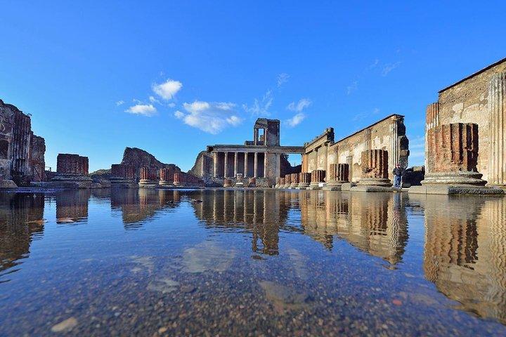Private Tour: Pompeii and Sorrento from Rome