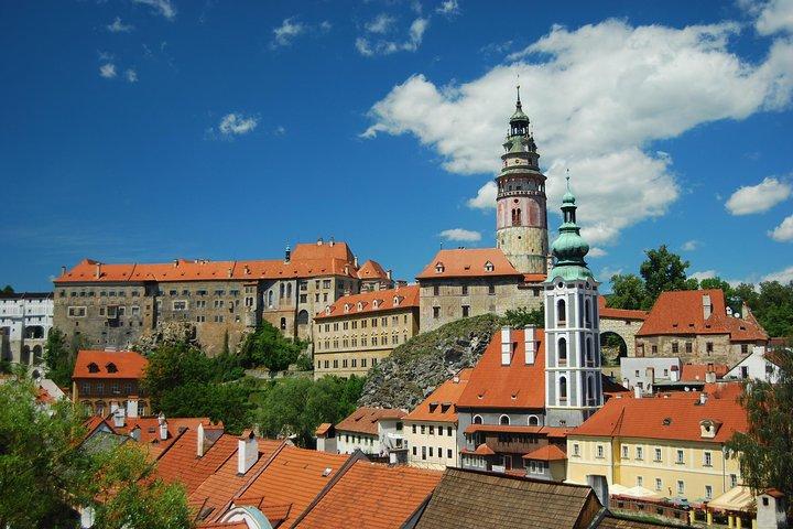 Private 2-day Guided Tour to Cesky Krumlov Hallstatt and Salzburg from Vienna