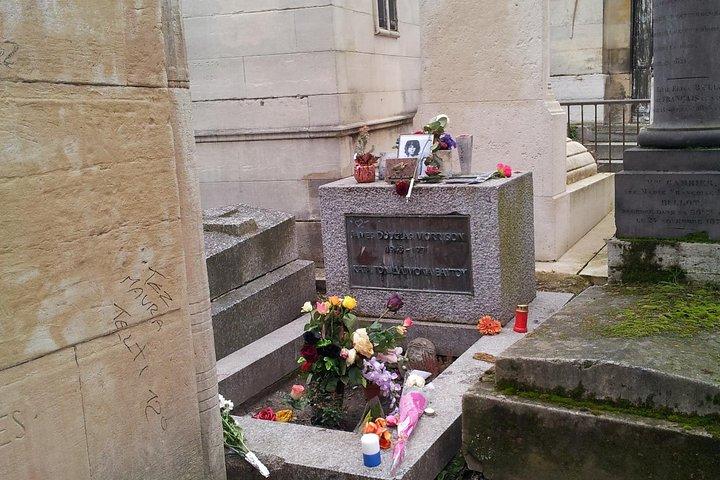 Paris 2-Hour Small Group Tour of Pere Lachaise Cemetery