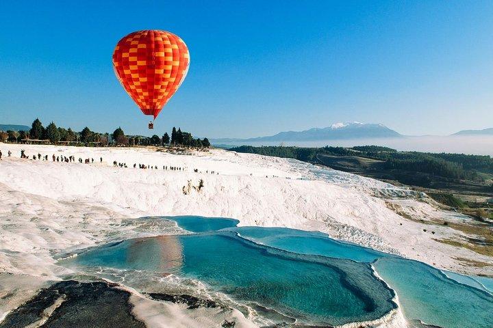 Pamukkale: Sunrise Balloon Flight Above Travertines & Ruins