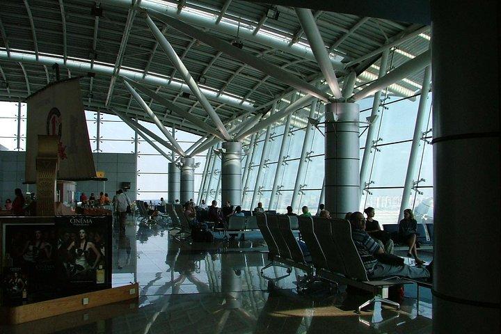Easy Transfer: Cairo Airport Arrival Comfort Transfer