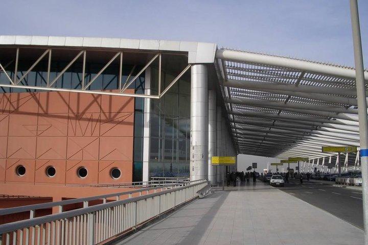 Easy Transfer: Cairo Airport Arrival Comfort Transfer