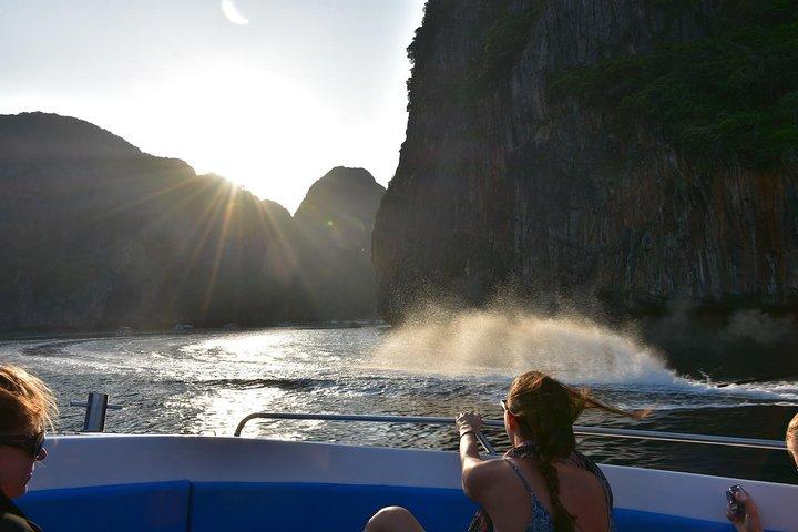 Early Bird Phi Phi Island & 4 Islands Speed Boat Tour from Krabi