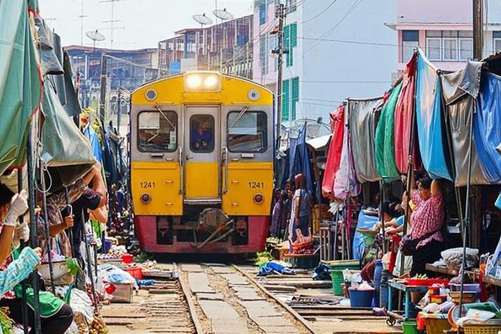 Private Maeklong Railway& Damnoen Saduak Market Tour from Bangkok