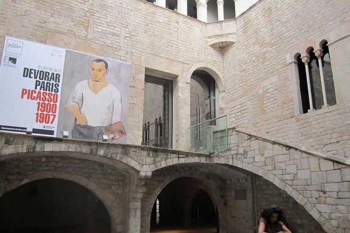 Barcelona Art and Tapas Small Group Walking Tour with Picasso Museum