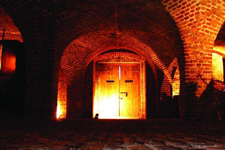 Charleston Ghost & Dungeon Night-Time Walking Tour with Entry to Provost Dungeon