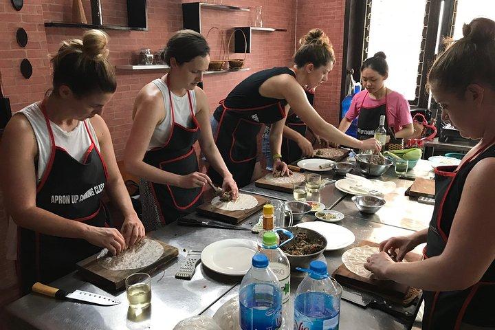 5 Traditional Dishes Hanoi Cooking Class with Market Trip