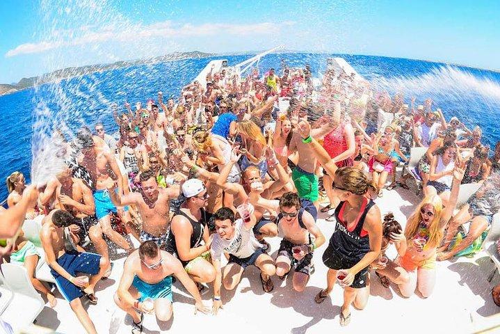 Adults Only Party Cruise to Isla Mujeres Free one-way pickup