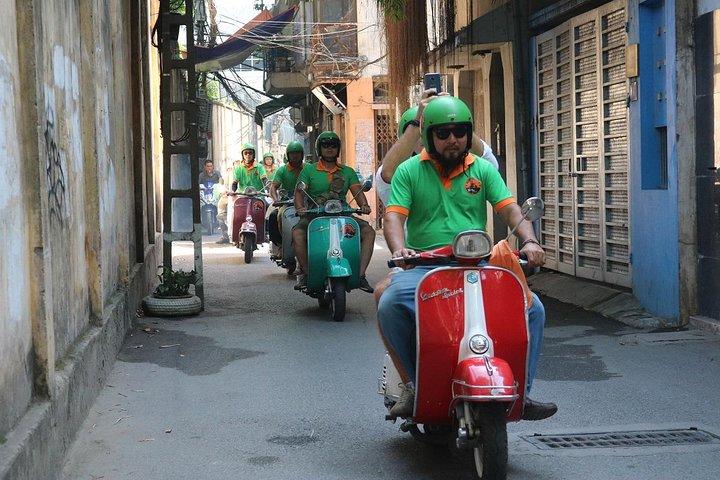 Ho Chi Minh Vespa City Tour 4,5 hours