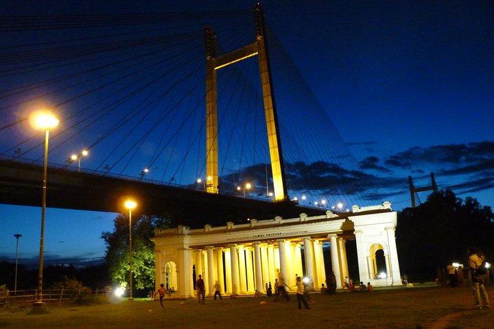 Kolkata Soul Trail - Heritage, Temples & Local Life Group Tour
