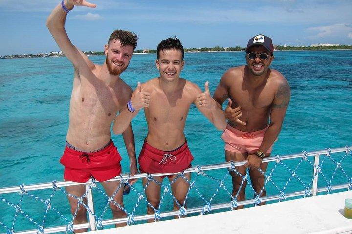 Catamaran Tour to Isla Mujeres all Included