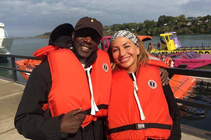 Niagara Falls Sightseeing tour of USA Side plus Jetboat