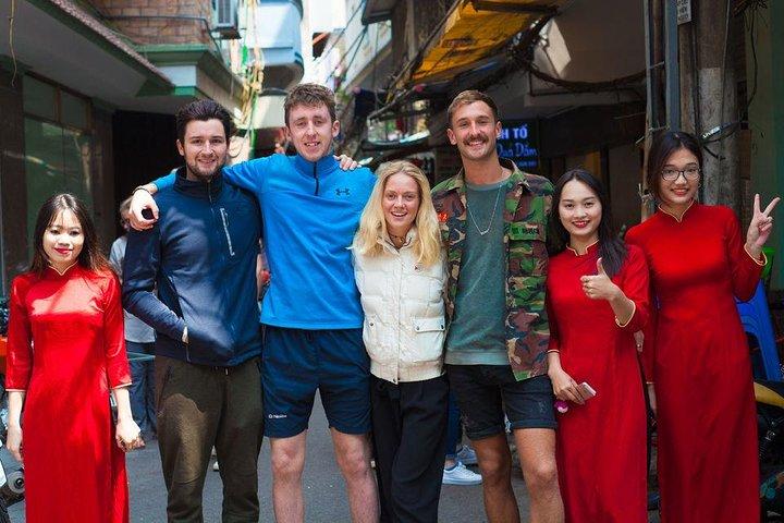 Hanoi Highlights: Full-Day Small Group with Lunch