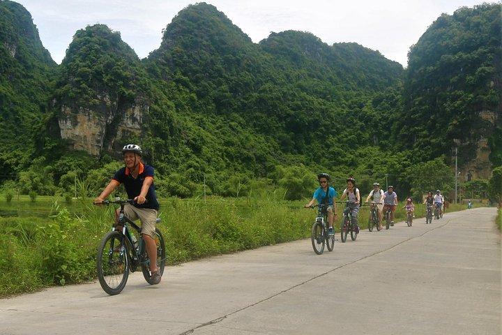 Hang Mua - Hoa Lu - Tam Coc Small Group Tour 8 People a Group