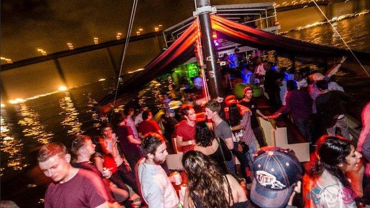 Boat Party by Night in Rio de Janeiro Admission & Transfer