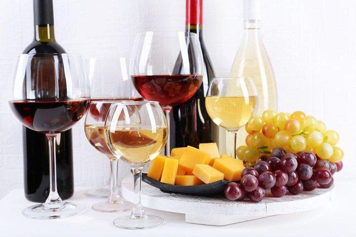 Relaxing Afternoon Wine Tour through Niagara's Wine Country