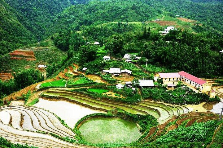 Sapa Tours 2D1N stay At 4 stars hotel nice Sleeping Bus TRANSFER