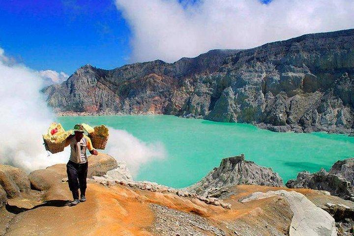 Overnight Mount Ijen Blue Fire Trek Tour From Bali (Private-All Inclusive)
