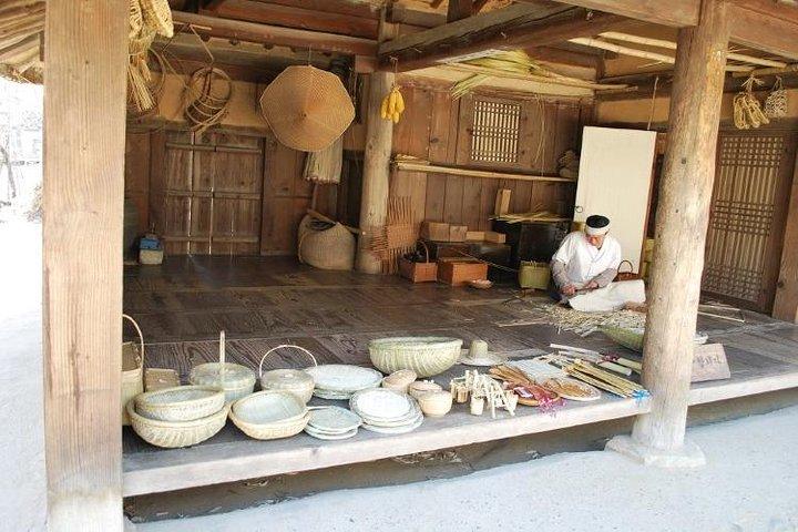Korean Folk Village Half-day Private Tour from Seoul