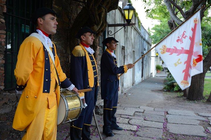 Desde Mvd: Un Día a Colonia del Sacramento (Patrimonio UNESCO)