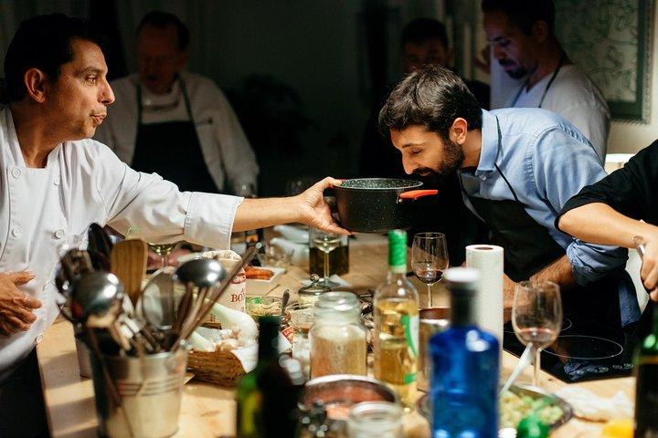 High-quality Paella Experience, Tapas & Tour for small groups