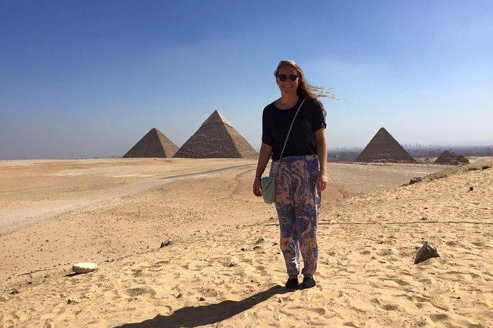 8-hours private layover Giza pyramid and Cairo museum Tour