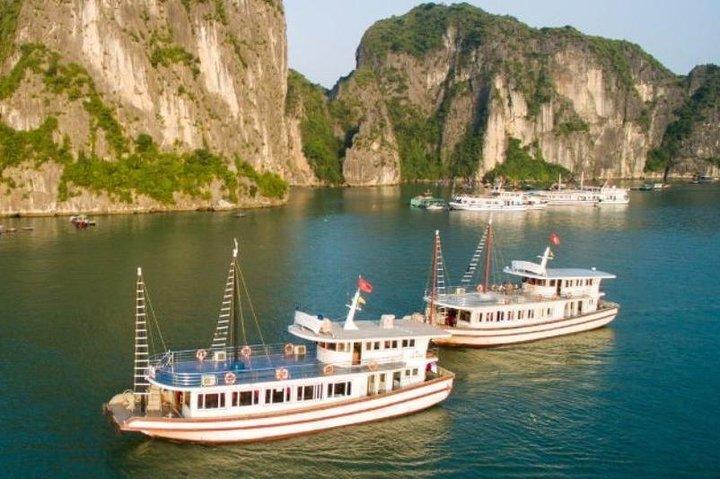 6 Hour Cruise in Hanoi