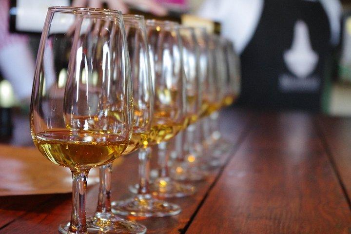Waiheke island Wine Tours - PREMIUM wine tasting MAX 11 clients !
