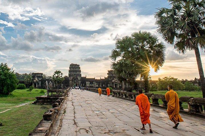 Angkor Wat, Ta Prohm, Angkor Thom, Bayon Temple Day Tour
