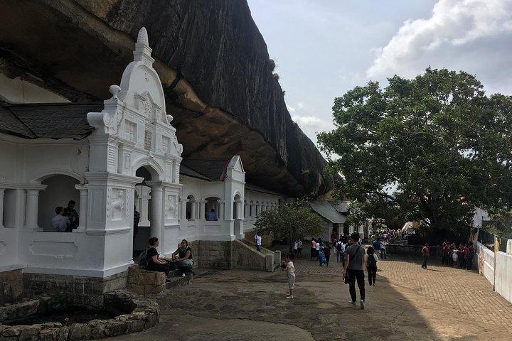 Private tours in Sri Lanka 7 N/8 days for Group of 5-6 people