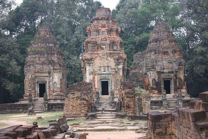 Rolous Group Temples plus lunch with Sunset Tour