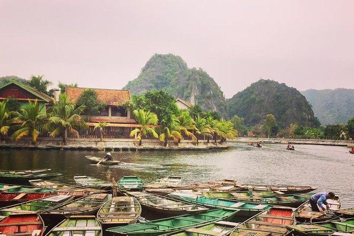From Hanoi: Tam Coc, Hoa Lu and Mua Caves Full-Day Trip