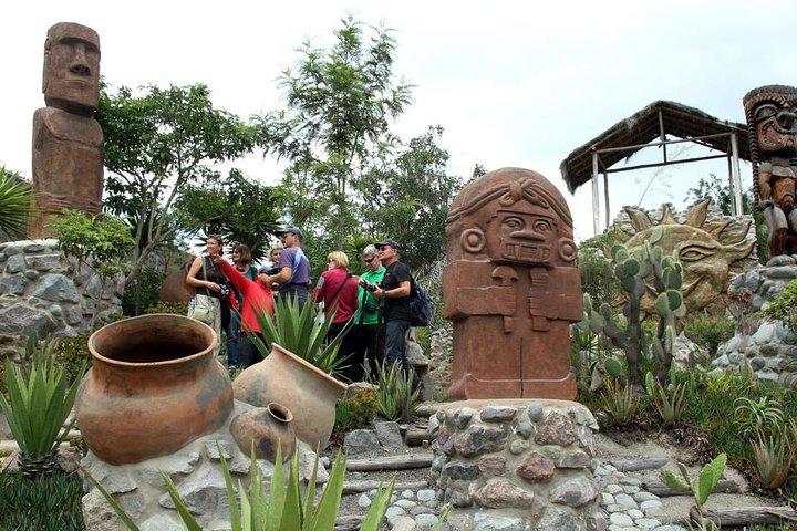 Private Tour: Mitad del Mundo Museum, Pululahua Crater & Quito´s TelefériQo