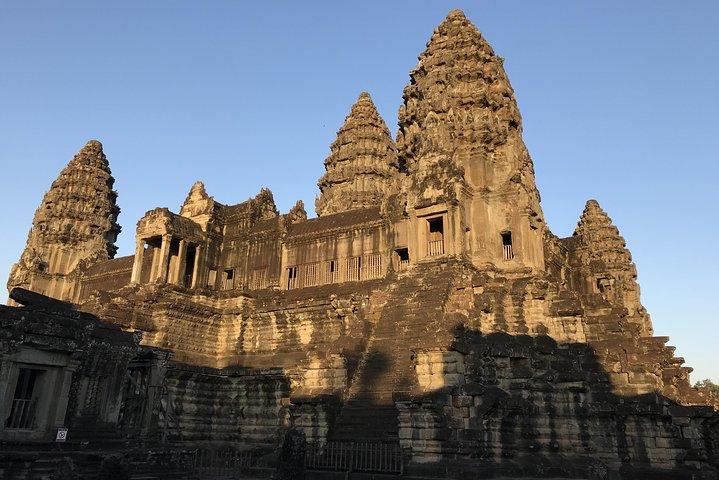 Angkor Wat by Vintage Jeep – Private Tour