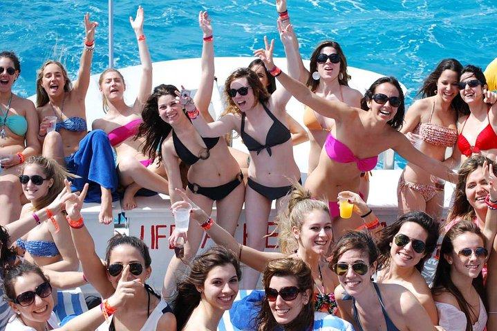 Adults Only Party Cruise to Isla Mujeres Free one-way pickup