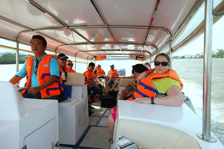 Half Day Tour the Cu Chi Tunnels with Luxury Speed Boat