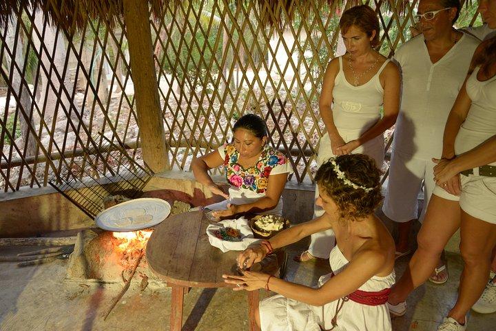 Maya Temazcal Night Ceremony from Cancun with Cenote Swim and Dinner