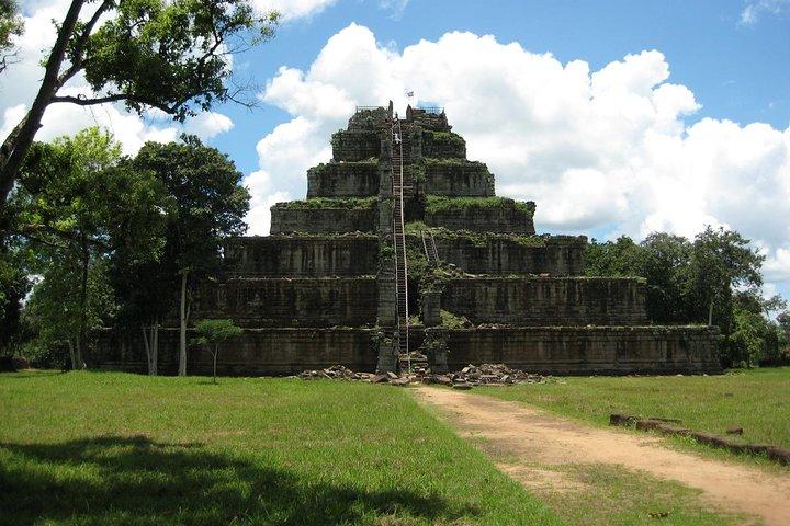Preah Vihear and Koh Ker 1-Day Tour