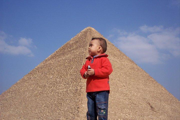 Day tour to Giza pyramids, Sphinx and Nile Dinner Cruise with Live Show