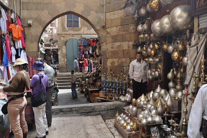 Giza Pyramids, Sphinx & Cairo Private day Tour Included Lunch