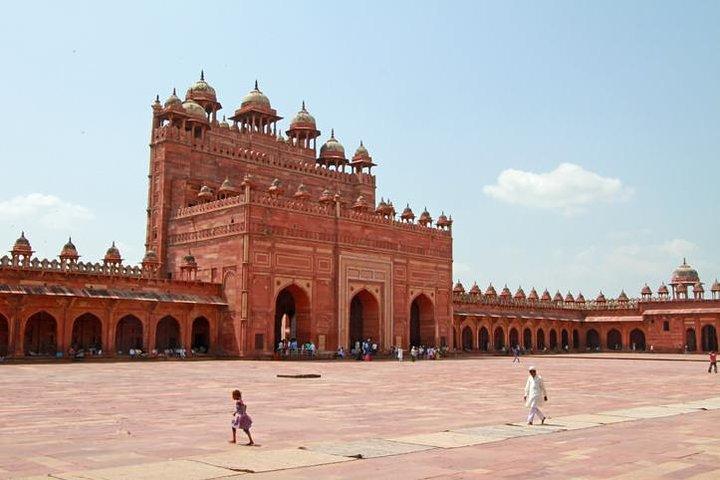 Official Tour Guide For Sunrise Taj Mahal, Agra Fort & Baby Taj