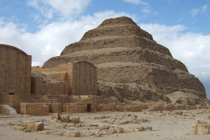 Layover to Giza Pyramids, Sakkara and Memphis