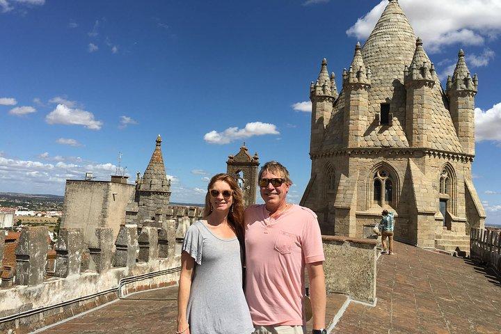 Évora Full Day Tour from Lisbon with Traditional Lunch and Wine Tasting
