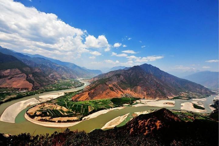 Private Day Trip to Yangtze River First Bend, Shigu Ancient Town, Tiger Leaping Gorge from Lijiang